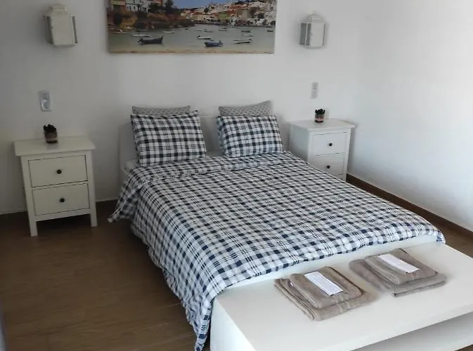 Ocean View Apt , Old Town, Walk To Beach & Restaurants