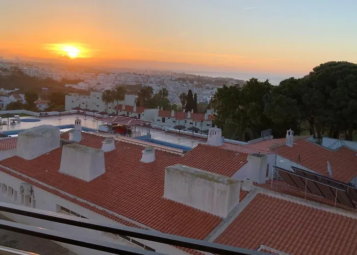 Ocean View Apt , Old Town, Walk To Beach & Restaurants Apartment