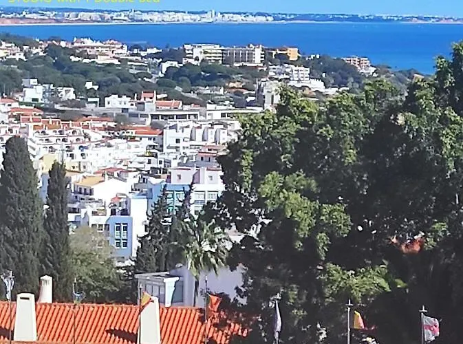 Ocean View Apt , Old Town, Walk To Beach & Restaurants Apartamento Albufeira
