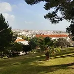 Ocean View Apt , Old Town, Walk To Beach & Restaurants Apartman