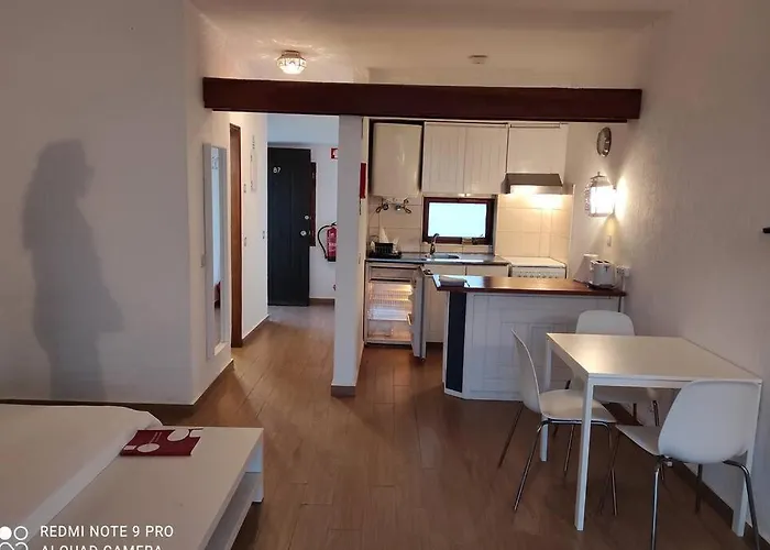 Fabulous Sea View Near Old Town 아파트